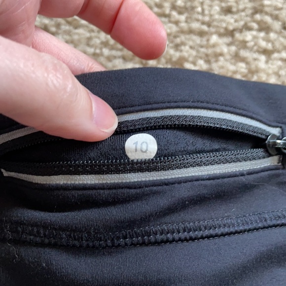 Lululemon Groovy Run Short Bonded Black 10 - Picture 12 of 12